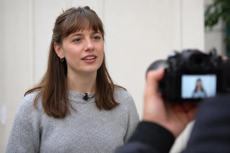 Interview courte partenaire dans vidéo récap événement
