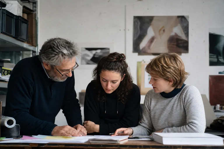 Gniark Gniark nonprofit crew advising indie production Paris