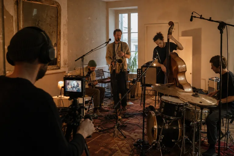 Filmed live session during a nonprofit creation residency in Paris